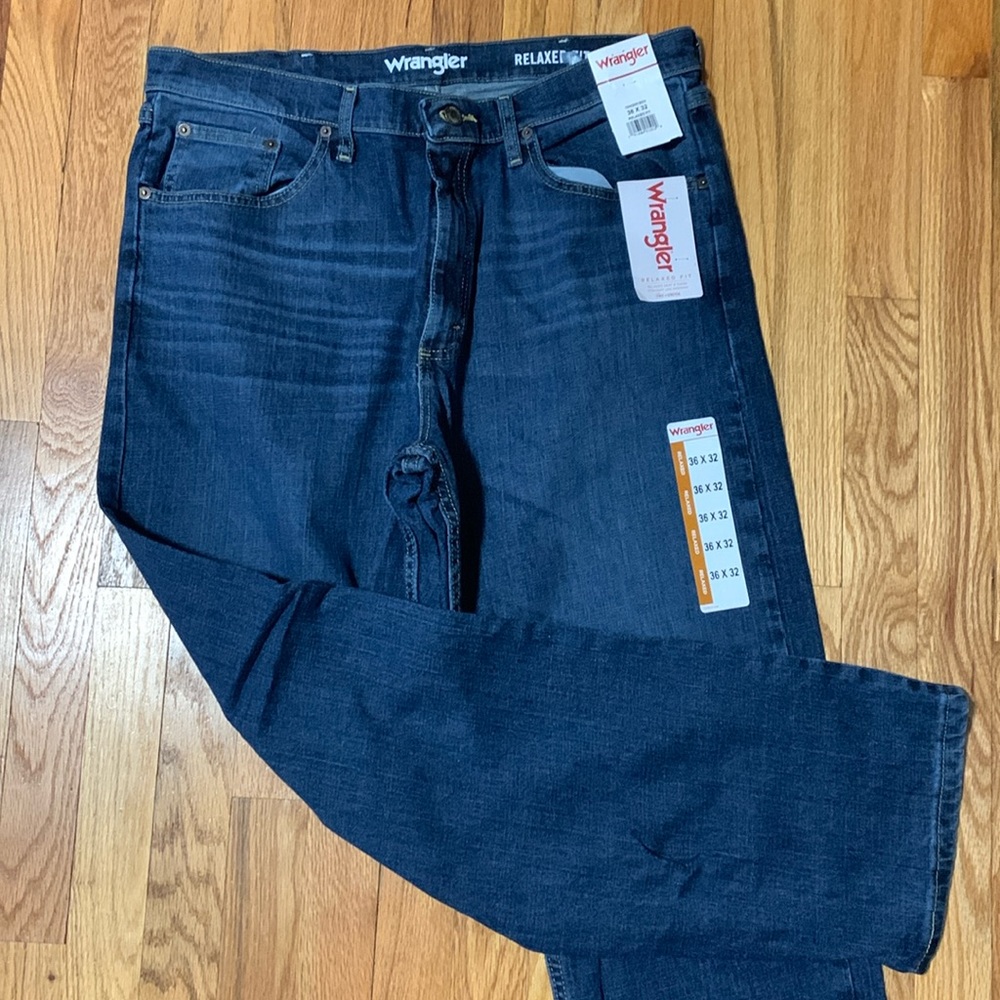 Wrangler jeans dark wash relaxed fit 36X32